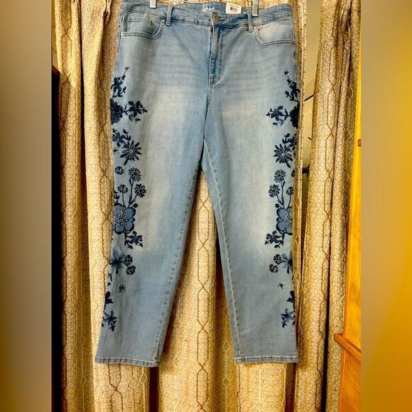 Stlye & CO Ladies Size 18 W Blue Jeans With Flowers - Picture 1 of 7